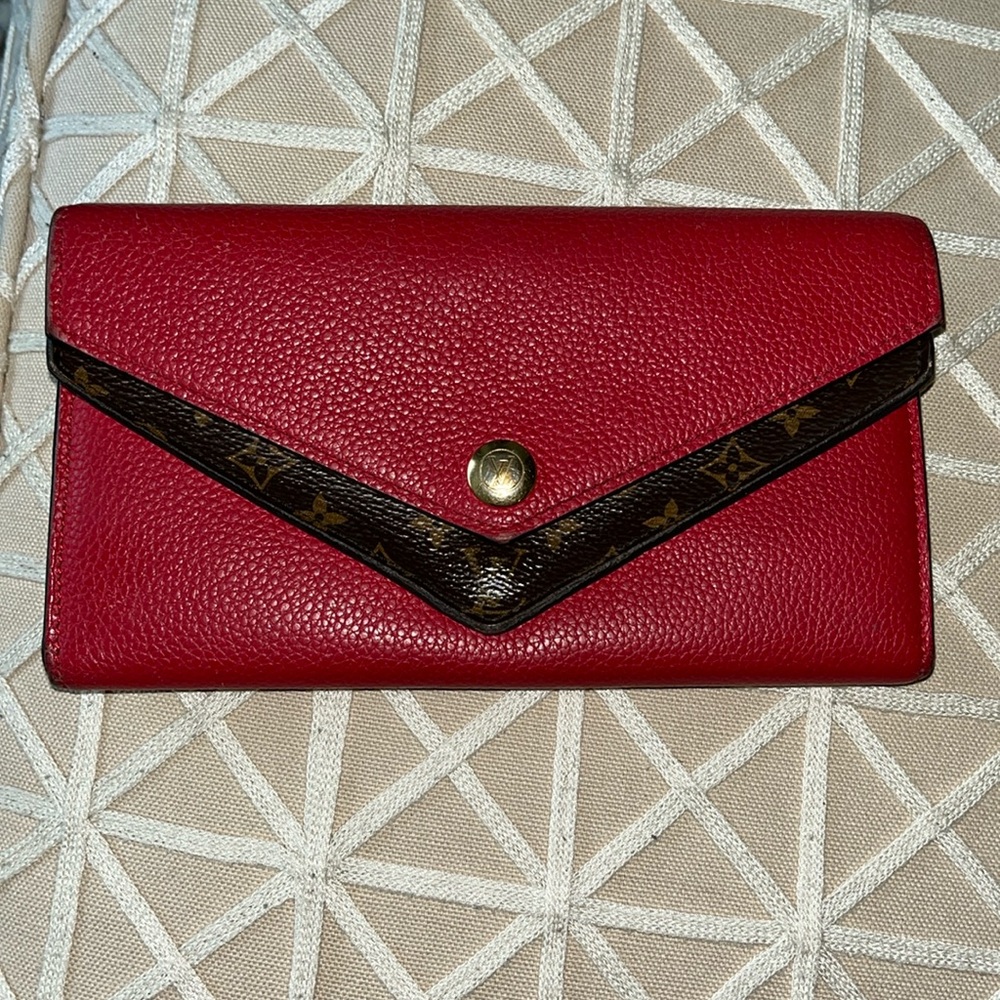 LV Portefeuille Double V two fold wallet